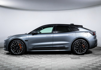 Подержанный автомобиль Zeekr 001 2023 года (8 фото)