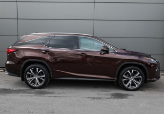 Подержанный автомобиль Lexus RX 2018 года (4 фото)