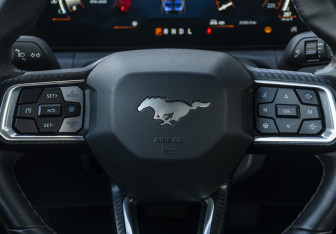 Подержанный автомобиль Ford Mustang Coupe 2023 года (15 фото)