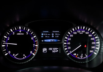 Подержанный автомобиль Infiniti JX 2013 года (11 фото)