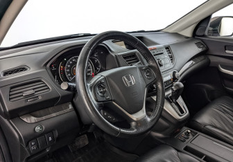 Подержанный автомобиль Honda CR-V 2013 года (15 фото)