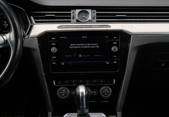 Подержанный автомобиль Volkswagen Passat Sedan 2019 года (11 фото)