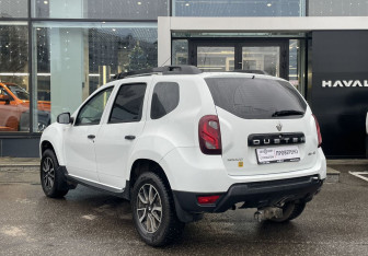 Подержанный автомобиль Renault Duster 2017 года (7 фото)