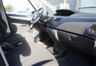Подержанный автомобиль Citroen C4 Picasso 2011 года (11 фото)