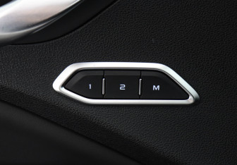 Подержанный автомобиль Geely Tugella 2023 года (17 фото)