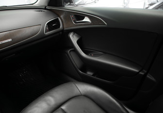 Подержанный автомобиль Audi A6 allroad 2014 года (27 фото)