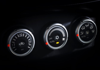 Подержанный автомобиль Mitsubishi Outlander 2007 года (17 фото)