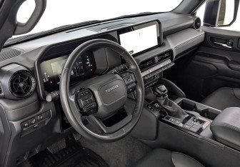 Подержанный автомобиль Toyota Land Cruiser Prado 2024 года (15 фото)