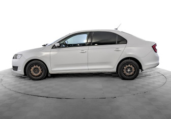 Подержанный автомобиль Skoda Rapid Liftback 2019 года (8 фото)