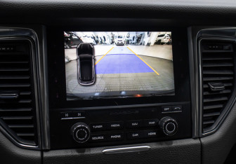 Подержанный автомобиль Porsche Macan 2017 года (18 фото)