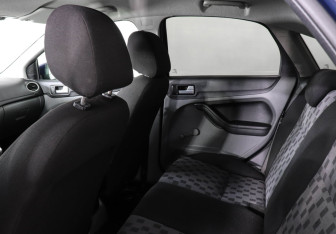 Подержанный автомобиль Ford Focus Hatchback 2008 года (12 фото)