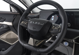 Подержанный автомобиль Exeed TXL 2023 года (9 фото)