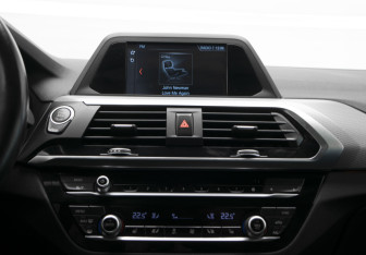 Подержанный автомобиль BMW X3 2019 года (22 фото)