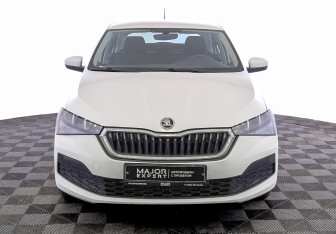 Подержанный автомобиль Skoda Rapid Liftback 2021 года (2 фото)