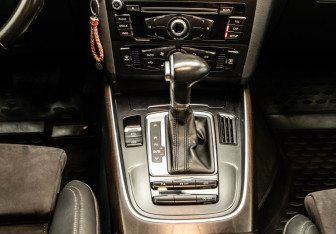 Подержанный автомобиль Audi Q5 2015 года (20 фото)
