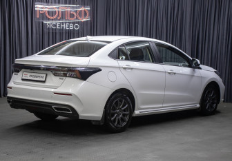 Подержанный автомобиль Omoda S5 2024 года (5 фото)