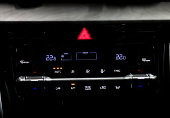 Подержанный автомобиль Kia Carnival 2021 года (30 фото)