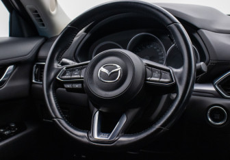 Подержанный автомобиль Mazda CX-5 2017 года (15 фото)