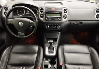 Подержанный автомобиль Volkswagen Tiguan 2010 года (9 фото)