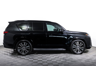 Подержанный автомобиль Lexus LX 2025 года (4 фото)