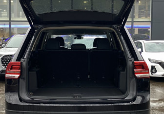 Подержанный автомобиль Volkswagen Teramont 2018 года (9 фото)