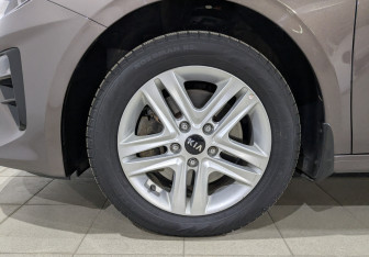 Подержанный автомобиль Kia Ceed Hatchback 2020 года (12 фото)