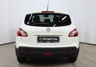 Подержанный автомобиль Nissan Qashqai 2011 года (5 фото)