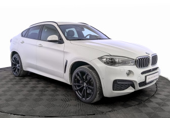 Подержанный автомобиль BMW X6 2018 года (3 фото)
