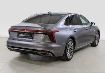 Подержанный автомобиль Hongqi H5 2024 года (5 фото)