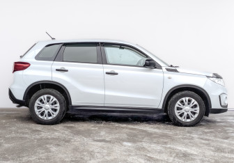 Подержанный автомобиль Suzuki Vitara 2021 года (4 фото)
