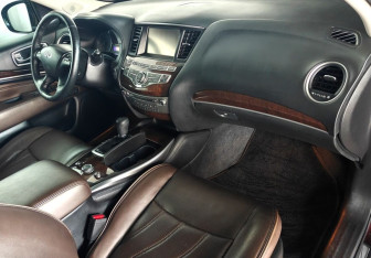 Подержанный автомобиль Infiniti JX 2013 года (9 фото)