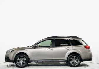 Подержанный автомобиль Subaru Outback Wagon 2013 года (8 фото)