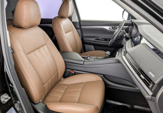 Подержанный автомобиль Changan CS95 2022 года (24 фото)