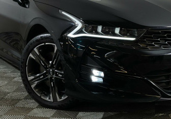 Подержанный автомобиль Kia K5 2020 года (7 фото)