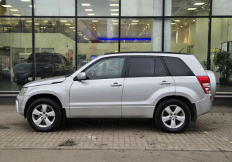 Подержанный автомобиль Suzuki Grand Vitara 2008 года (5 фото)