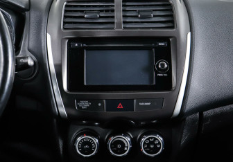 Подержанный автомобиль Mitsubishi ASX 2013 года (14 фото)