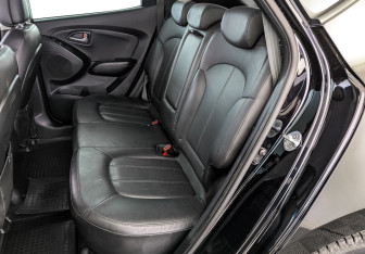 Подержанный автомобиль Hyundai ix35 2015 года (18 фото)