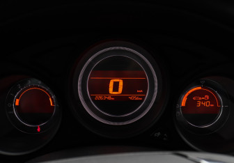 Подержанный автомобиль Citroen C4 Hatchback 2012 года (9 фото)