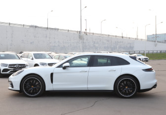 Подержанный автомобиль Porsche Panamera Wagon 2018 года (8 фото)