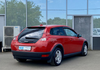 Подержанный автомобиль Volvo C30 2008 года (5 фото)
