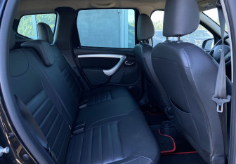 Подержанный автомобиль Nissan Terrano 2016 года (19 фото)