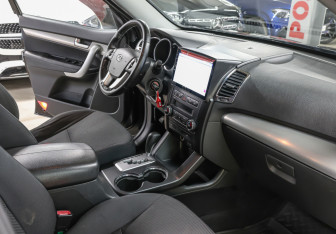 Подержанный автомобиль Kia Sorento 2010 года (11 фото)