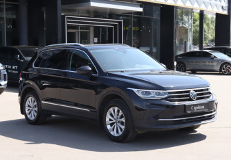 Подержанный автомобиль Volkswagen Tiguan 2021 года (3 фото)