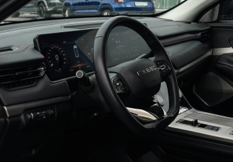 Подержанный автомобиль Exeed TXL 2023 года (13 фото)