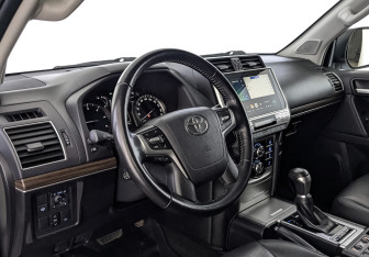 Подержанный автомобиль Toyota Land Cruiser Prado 2021 года (15 фото)
