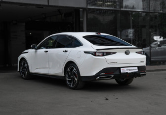 Подержанный автомобиль Changan Lamore 2024 года (6 фото)