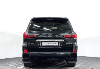 Подержанный автомобиль Lexus LX 2021 года (6 фото)