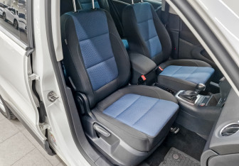 Подержанный автомобиль Volkswagen Tiguan 2013 года (23 фото)