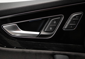 Подержанный автомобиль Audi Q7 2019 года (15 фото)