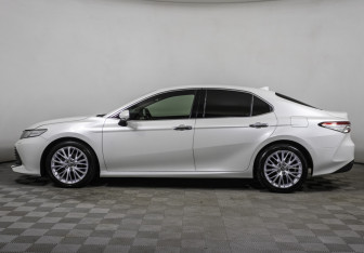 Подержанный автомобиль Toyota Camry Sedan 2020 года (8 фото)